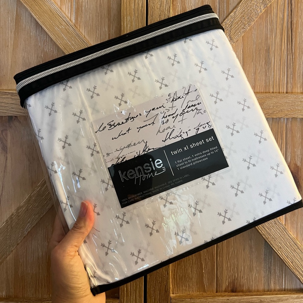New Sheets Grey & White Arrows Twin XL College Dorm Life Kids Boho Sheet Set